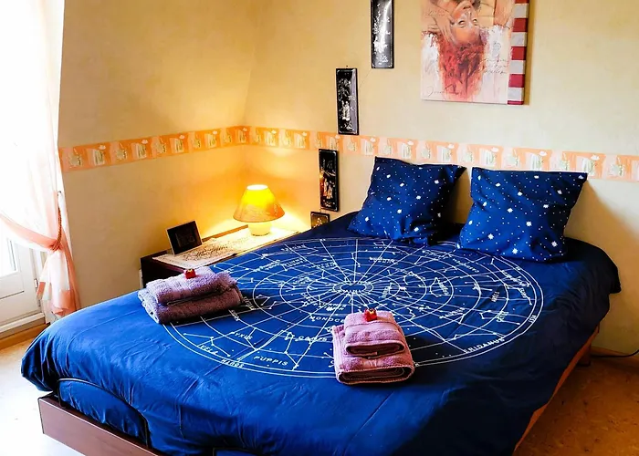 Cosy. 10mn Du Centre Et De La Gare. Garage Gratuit *