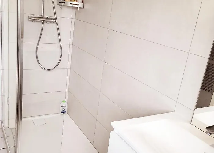 Privatunterkunft Cosy. 10mn Du Centre Et De La Gare. Garage Gratuit *